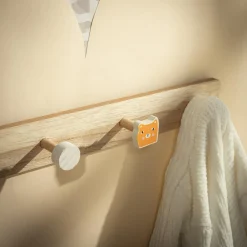 Wieszaki, Półki Tekstylne, Organizery| Drewniany wieszak ścienny ZWIERZĄTKA MIX 45x50 cm