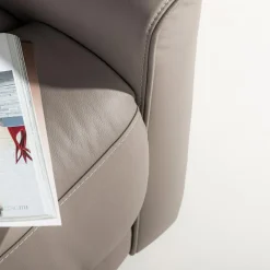 Fotele Wypoczynkowe| Fotel wypoczynkowy z funkcją relaksu skórzany ALASSIO