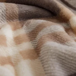 Estetica Koc w szkocką kratę beżowy TYLOR 150x200 cm