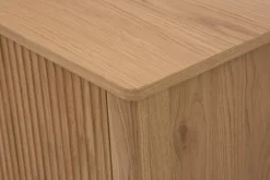 Komoda ryflowana na wysokich nóżkach NAVARRA