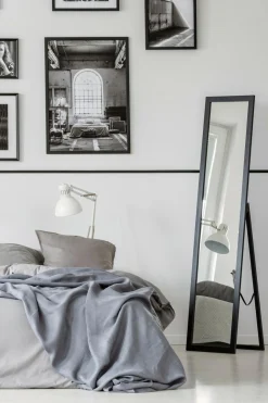 Lustro stojące w czarnej ramie SLIM 40x160 cm