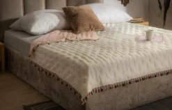 Estetica Narzuta na łóżko biało-różowa FRINGLE 180x200 cm