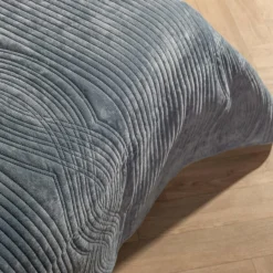 Narzuta na łóżko jasnoniebieska SILKY 200x220 cm