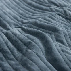 Narzuta na łóżko jasnoniebieska SILKY 200x220 cm