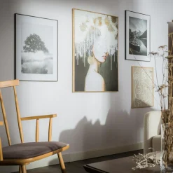 Obrazy I Dekoracje Ścienne| Obraz kobiety w złotej ramie CANVAS MARY 70x100 cm