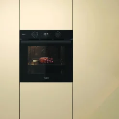 WHIRLPOOL Piekarnik do zabudowy SoftClosing czarny OMSR58CU1SB