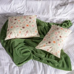 inny Poszewka dekoracyjna w kwiaty kremowa DAISY 30x50 cm