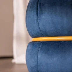 Puf welurowy granatowy TILINATI