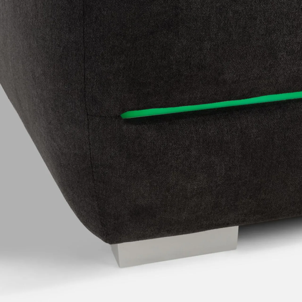 Mavik Sofa z listwą led czarna TEKLA