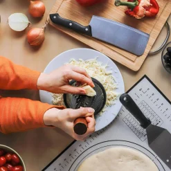 Tarki I Szatkownice| Tarka kuchenna stożkowa z drewnianą rączką czarna 12x27,5 cm